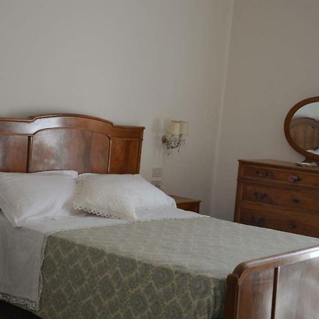 פוליניו Casa Ciri Bed & Breakfast מראה חיצוני תמונה