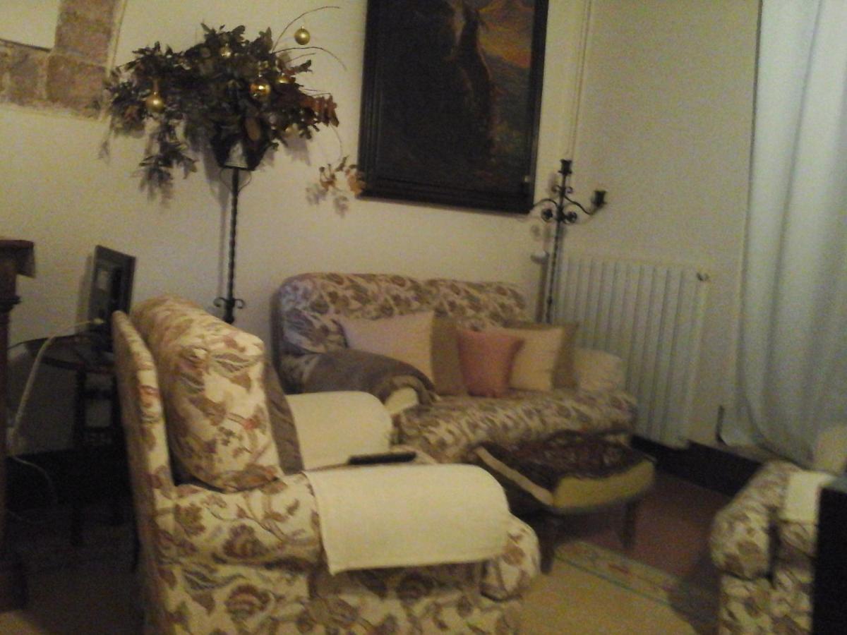 פוליניו Casa Ciri Bed & Breakfast מראה חיצוני תמונה