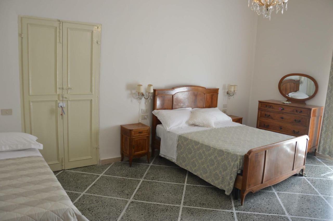 פוליניו Casa Ciri Bed & Breakfast מראה חיצוני תמונה