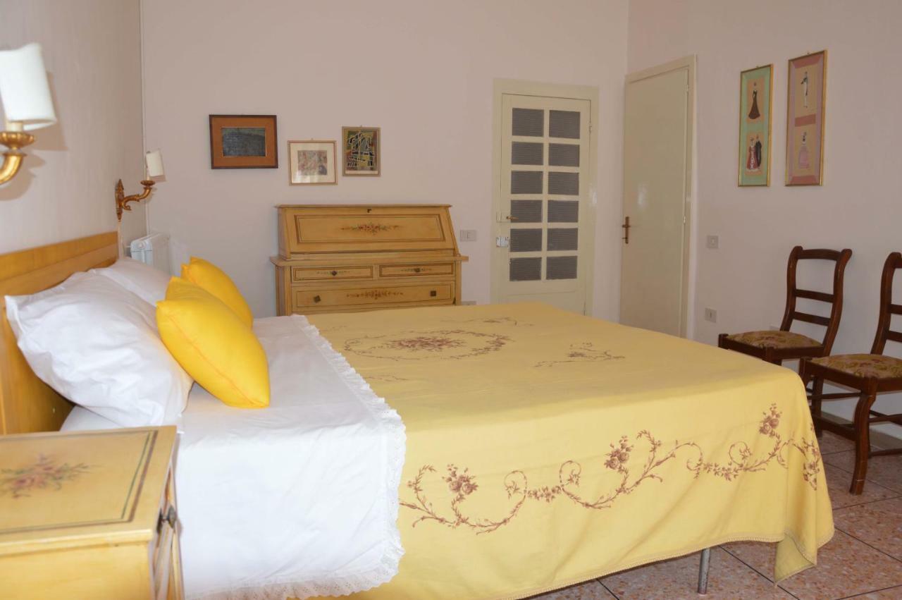 פוליניו Casa Ciri Bed & Breakfast מראה חיצוני תמונה