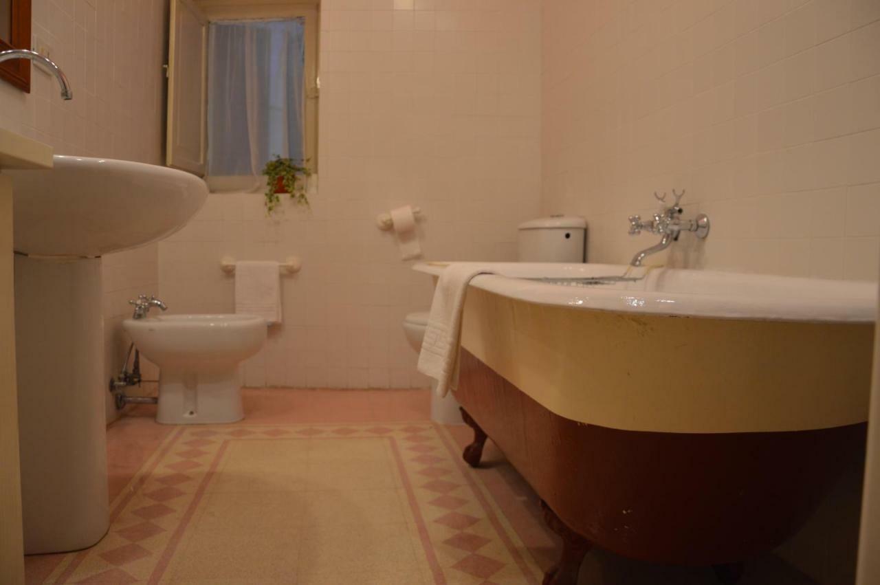 פוליניו Casa Ciri Bed & Breakfast מראה חיצוני תמונה