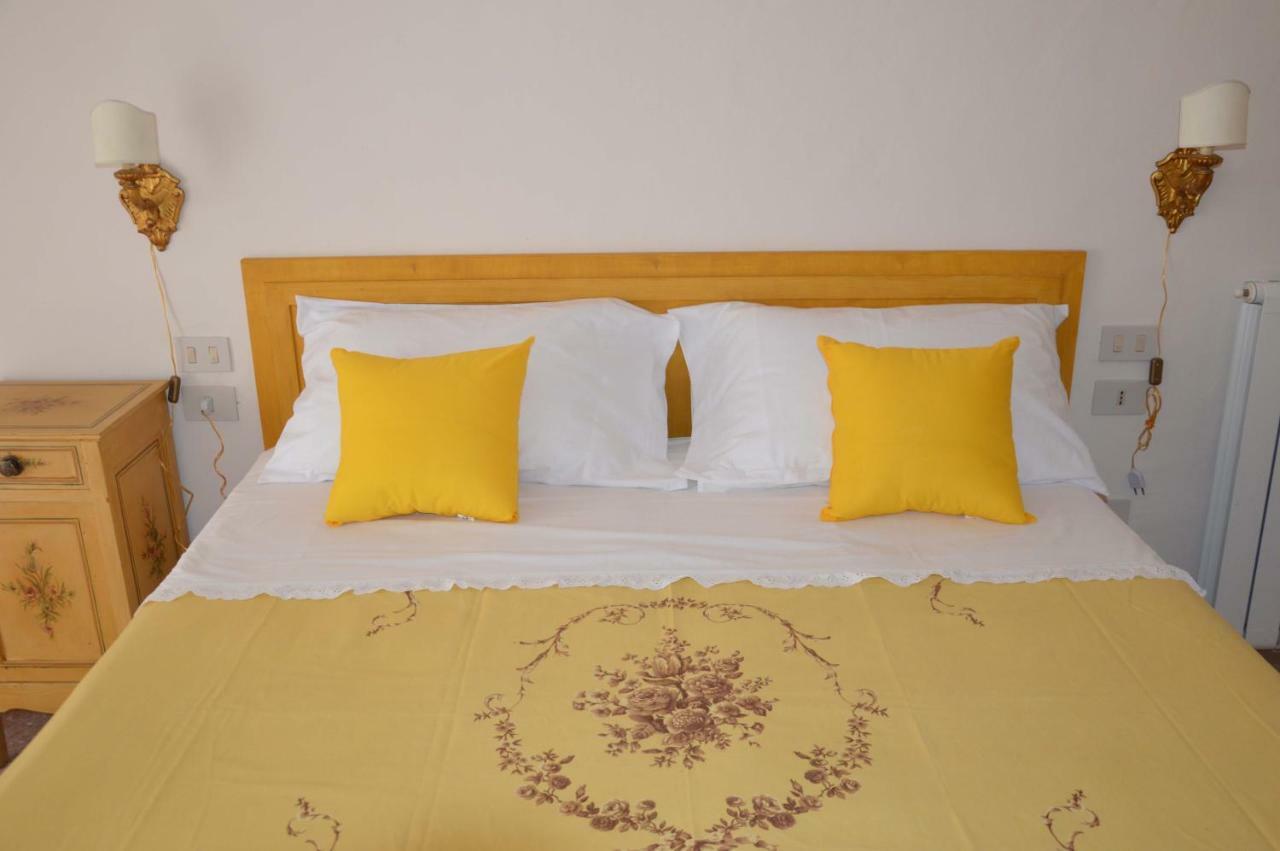 פוליניו Casa Ciri Bed & Breakfast מראה חיצוני תמונה